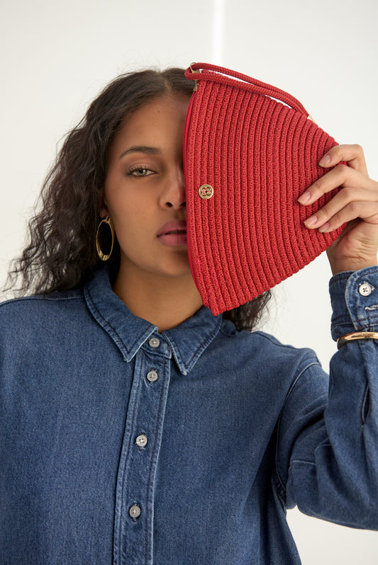 Necessarie vermelho